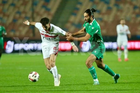 لاعب الاتحاد يعلق على طرده أمام الزمالك: "هوقع نفسي ليه وأنا معايا إنذار؟" (صورة)